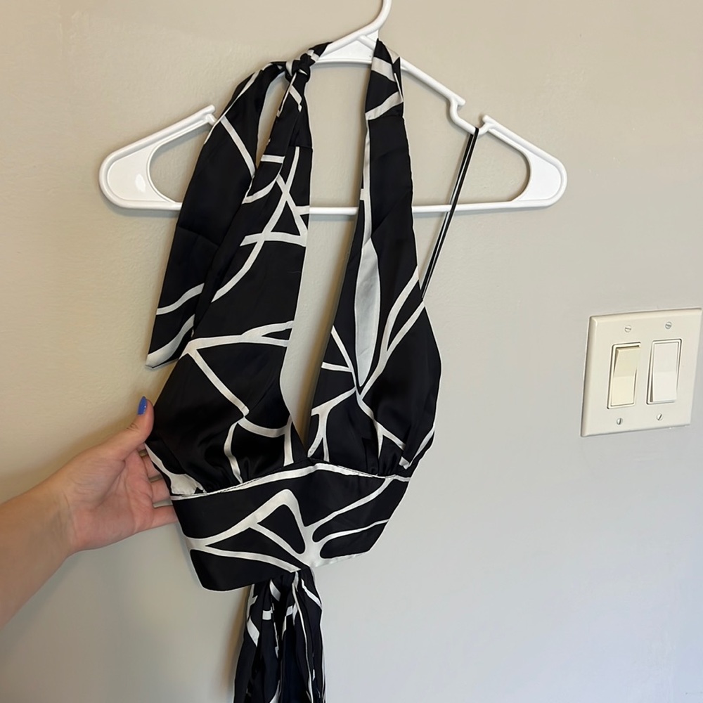 Vestique crop top